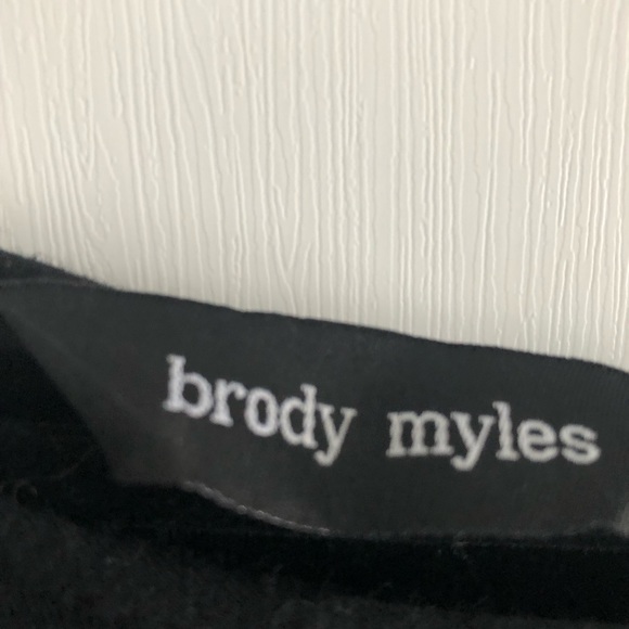 Top - Picture 3 of 3